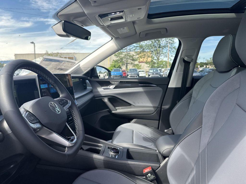 new 2025 Volkswagen Tiguan car, priced at $34,871