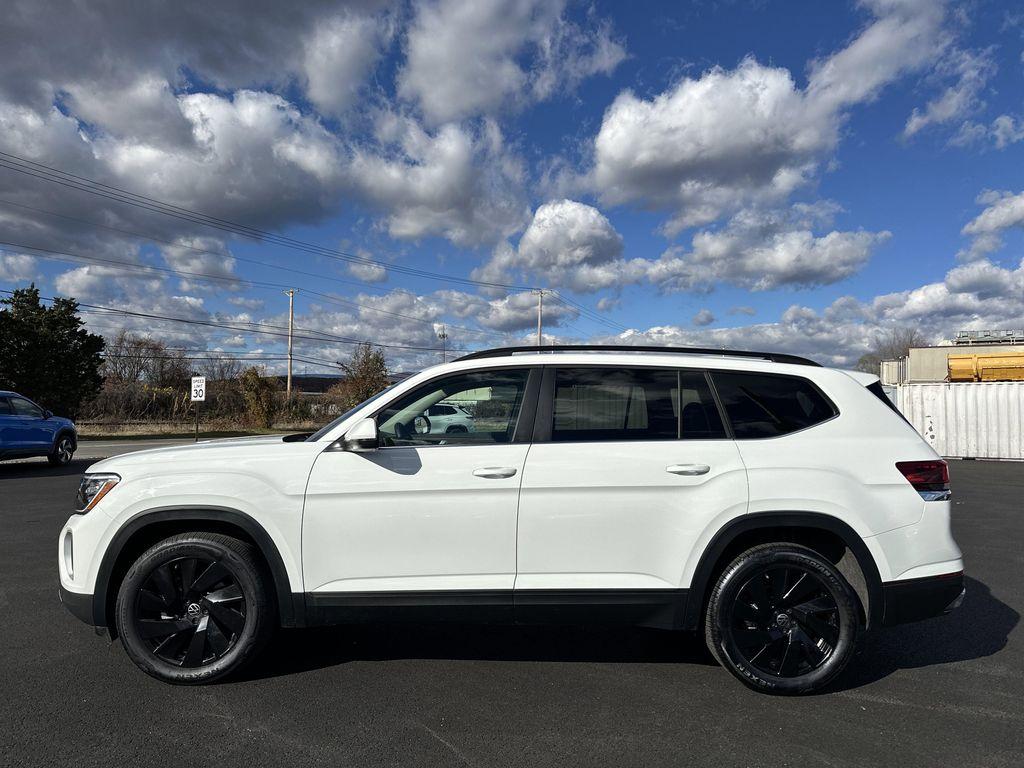 used 2025 Volkswagen Atlas car, priced at $40,995