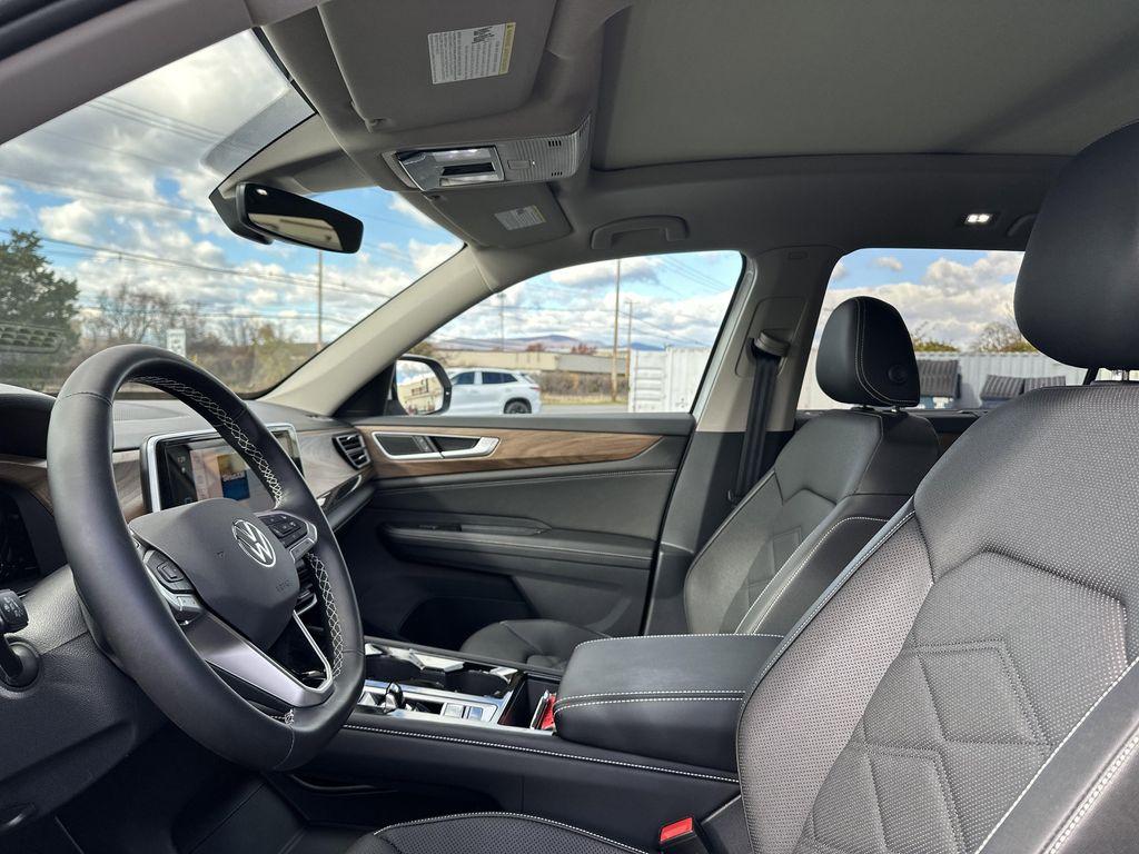 used 2025 Volkswagen Atlas car, priced at $40,995