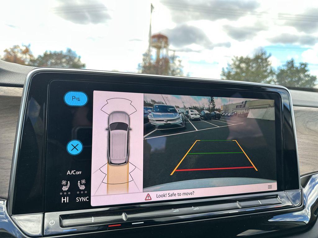 used 2025 Volkswagen Atlas car, priced at $40,995