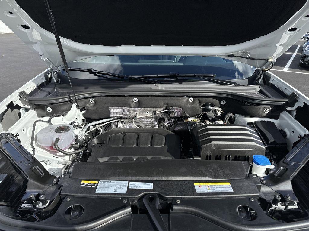 used 2025 Volkswagen Atlas car, priced at $40,995