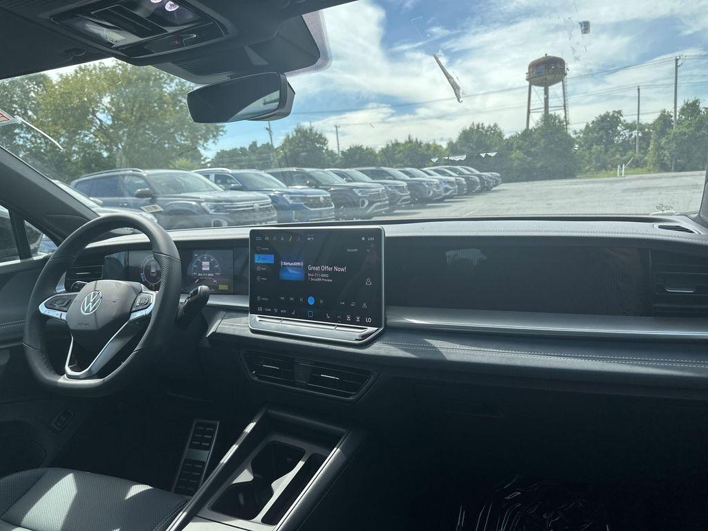 new 2025 Volkswagen Tiguan car, priced at $37,286