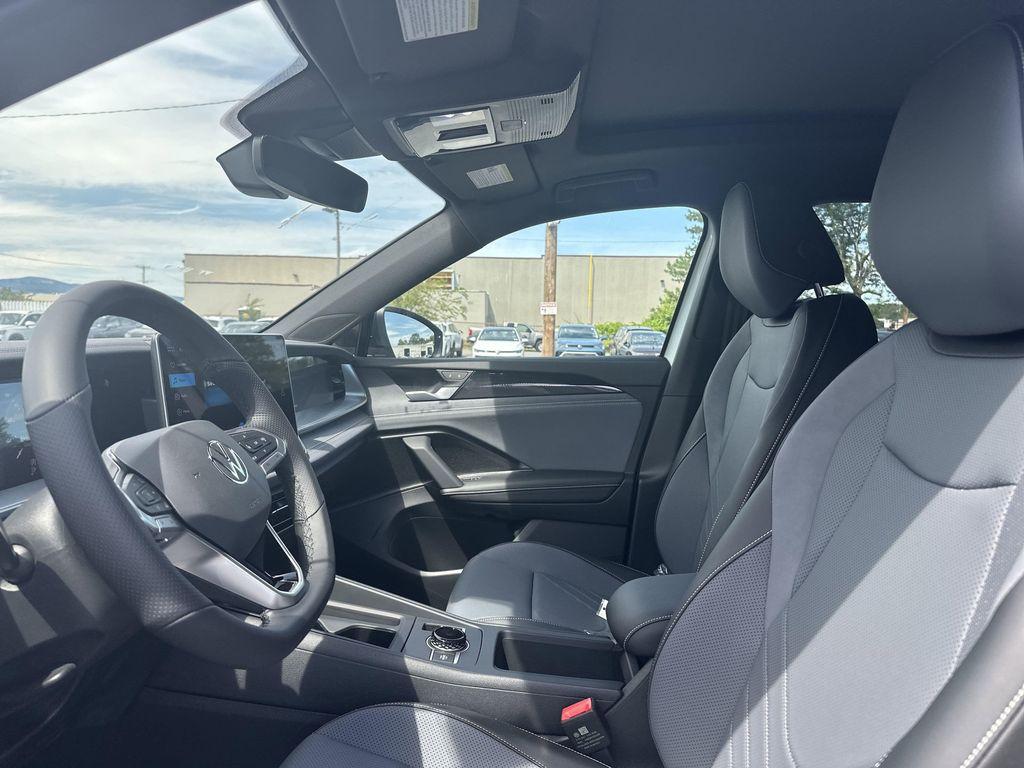 new 2025 Volkswagen Tiguan car, priced at $37,286