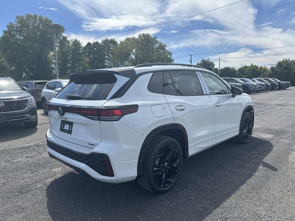 new 2025 Volkswagen Tiguan car, priced at $37,286