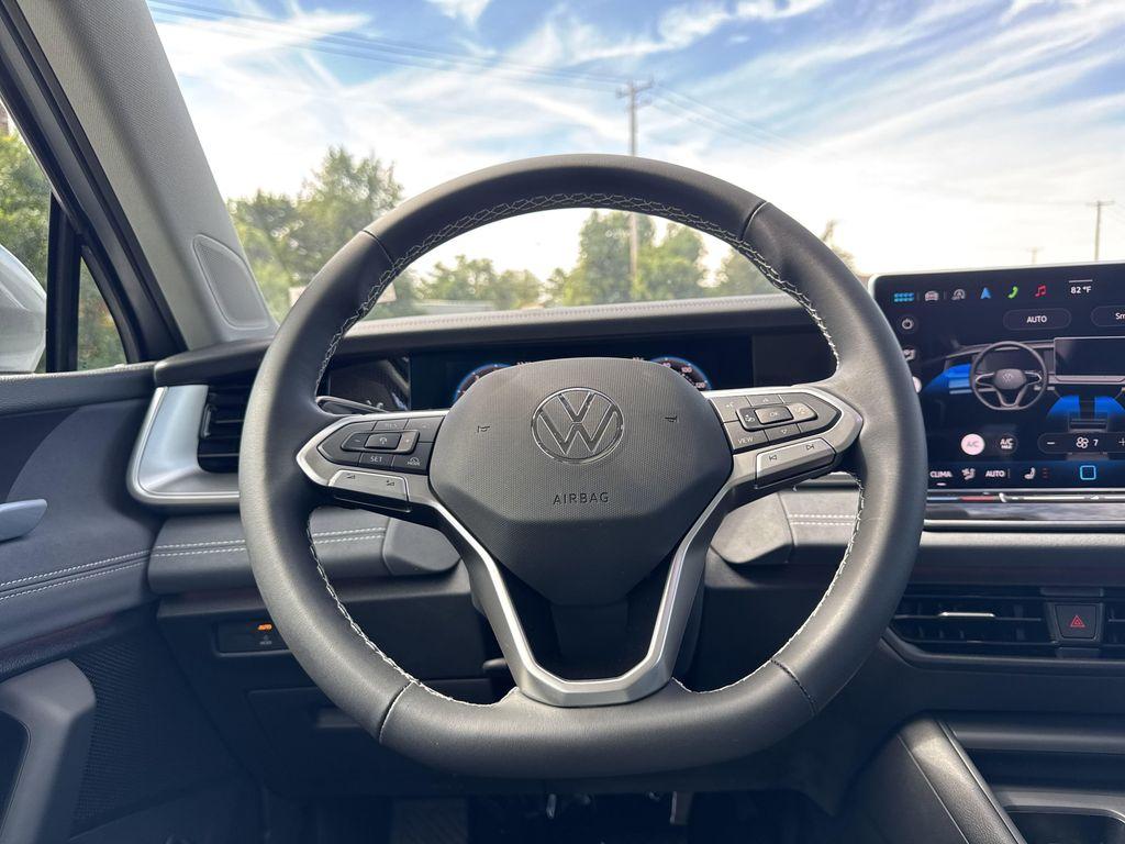 new 2025 Volkswagen Tiguan car, priced at $34,121