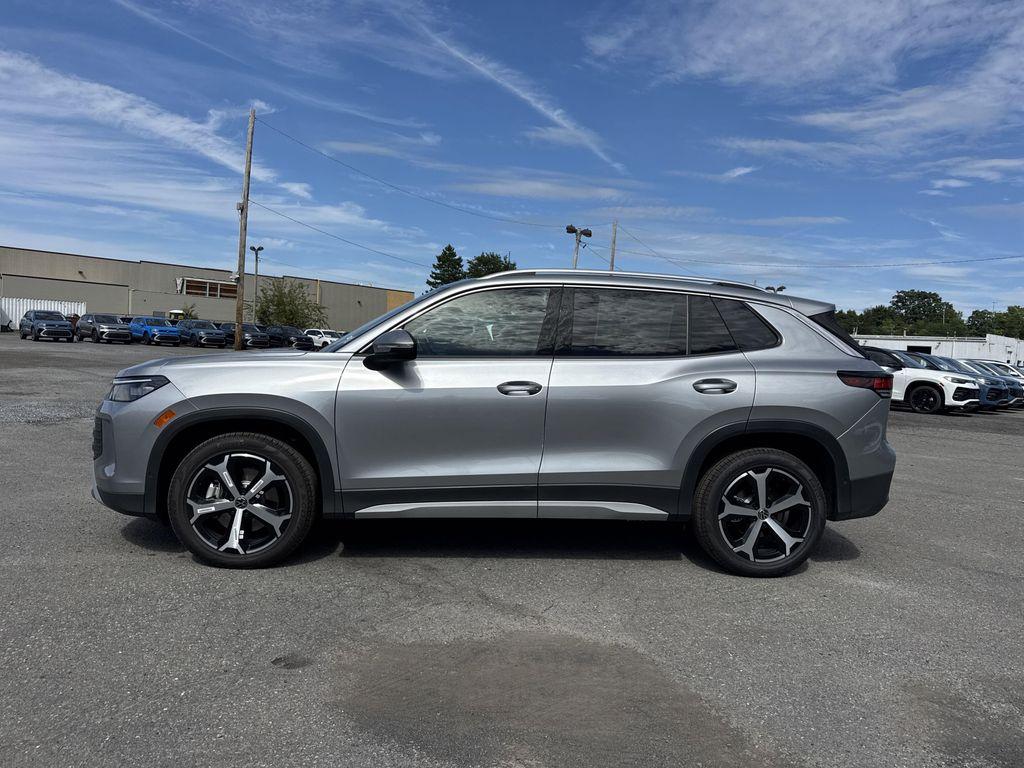 new 2025 Volkswagen Tiguan car, priced at $34,121
