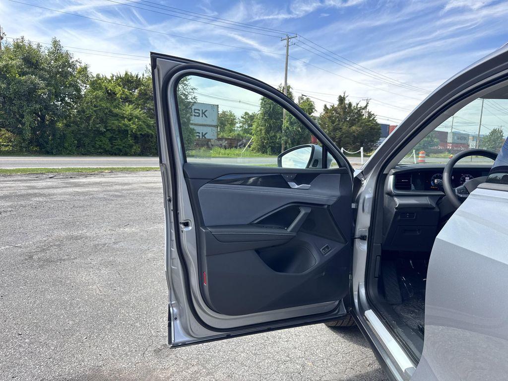 new 2025 Volkswagen Tiguan car, priced at $34,121