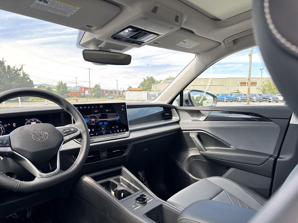 new 2025 Volkswagen Tiguan car, priced at $34,121