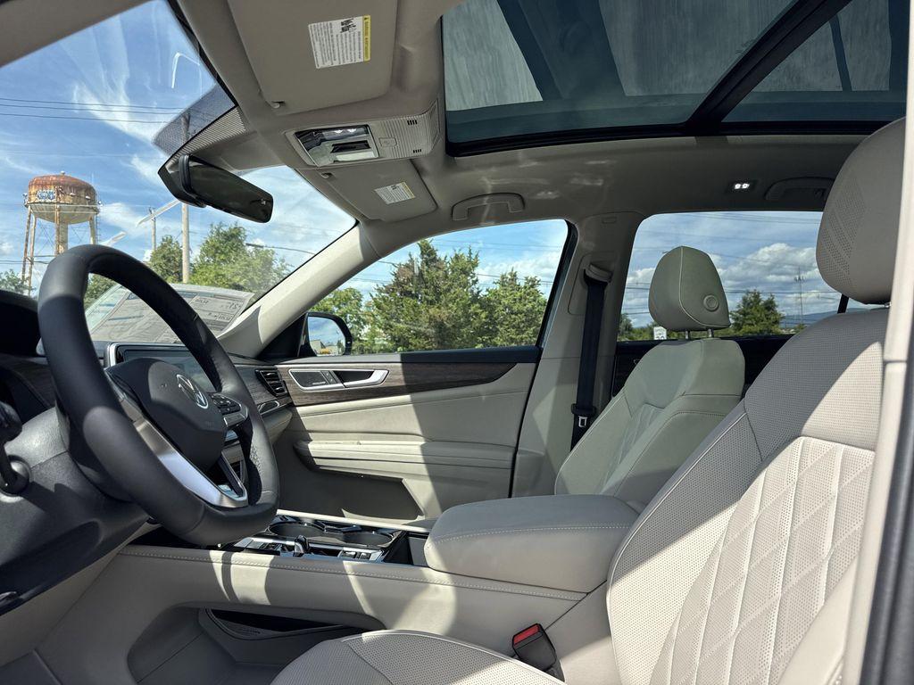 new 2026 Volkswagen Atlas car, priced at $54,703