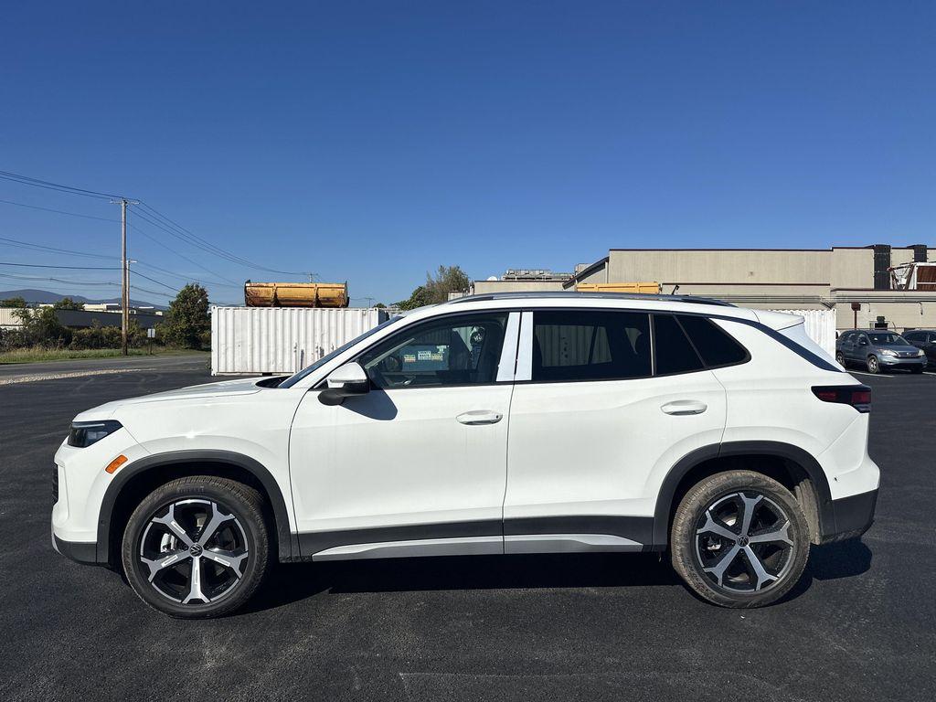 new 2025 Volkswagen Tiguan car, priced at $34,882