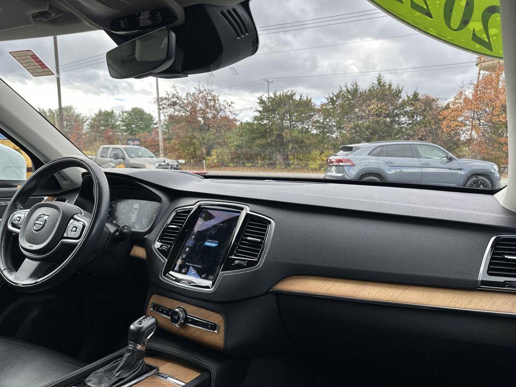 used 2022 Volvo XC90 car, priced at $31,795