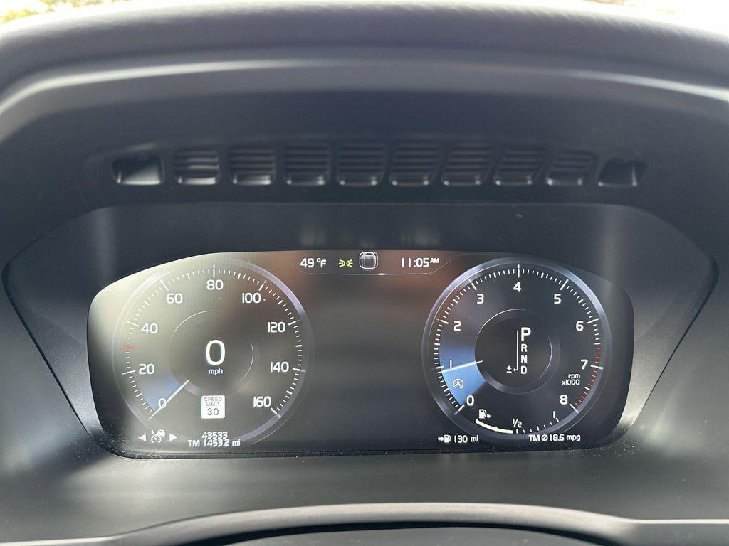 used 2022 Volvo XC90 car, priced at $31,795