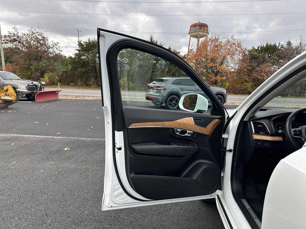 used 2022 Volvo XC90 car, priced at $31,795