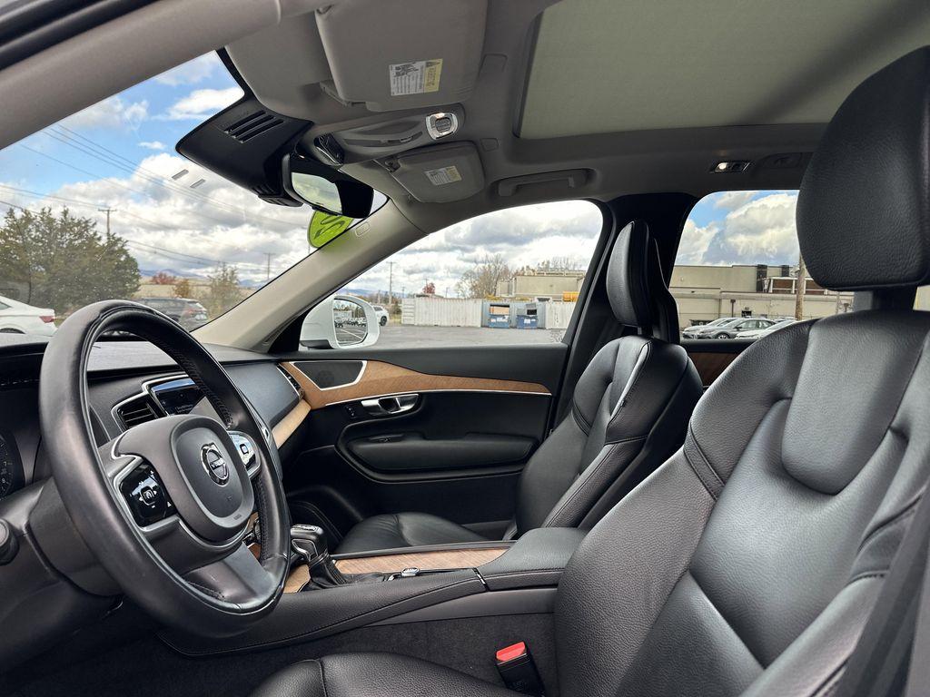 used 2022 Volvo XC90 car, priced at $31,795