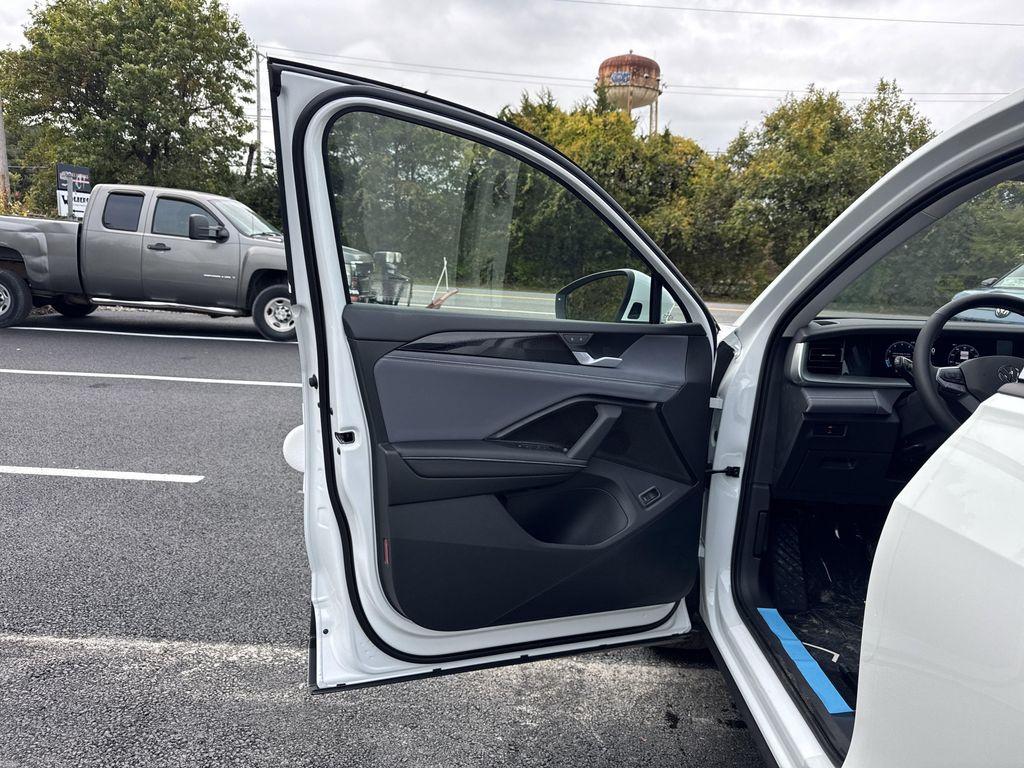 new 2025 Volkswagen Tiguan car, priced at $33,386