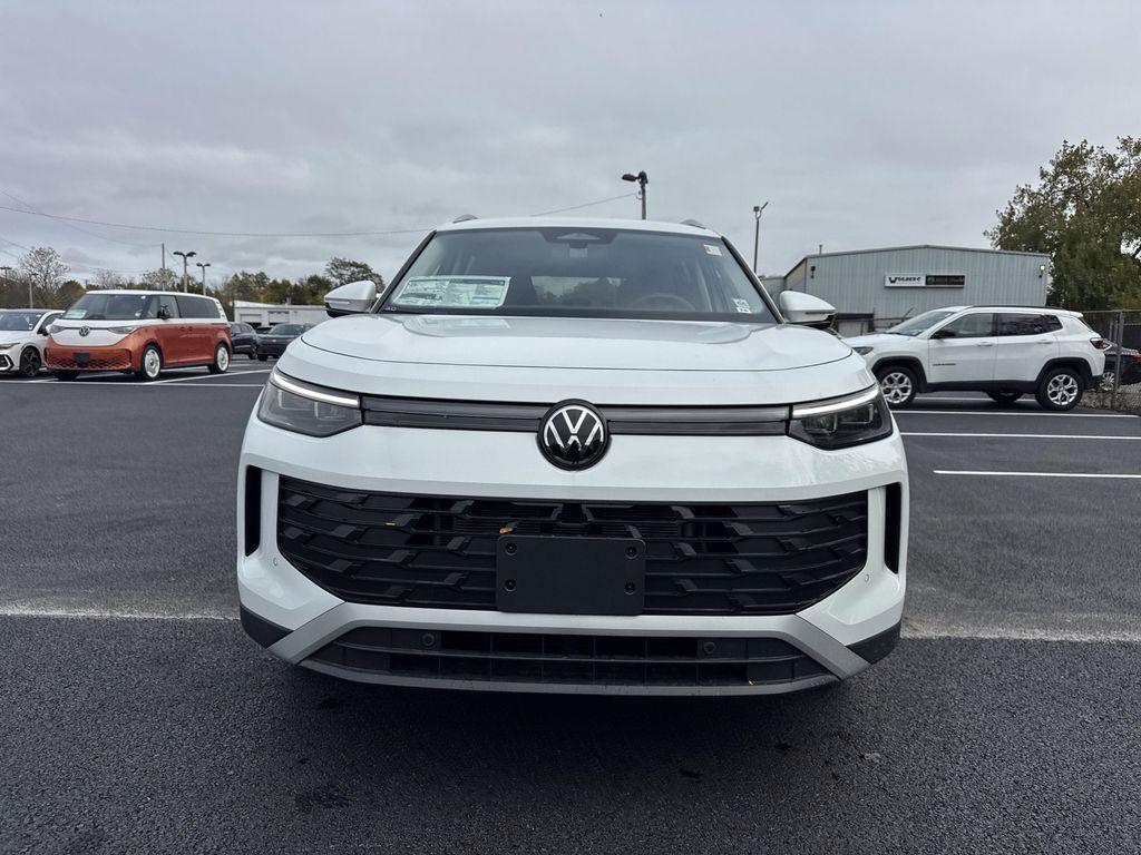 new 2025 Volkswagen Tiguan car, priced at $33,386