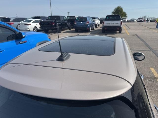 used 2024 MINI Hardtop car, priced at $26,900