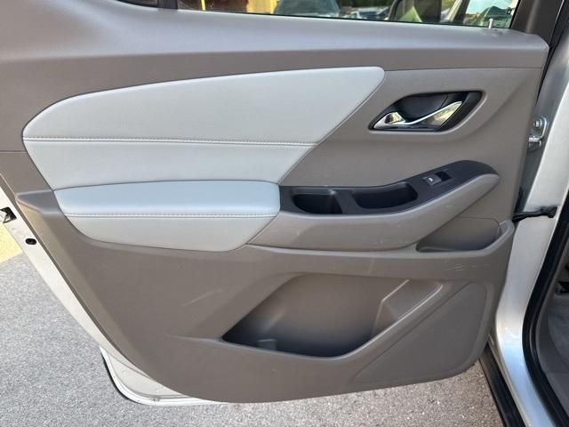 used 2021 Chevrolet Traverse car, priced at $22,200