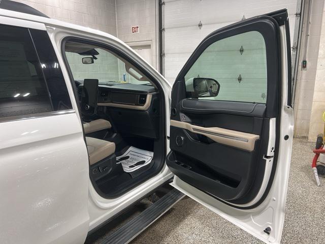 used 2024 Ford Expedition car, priced at $59,000