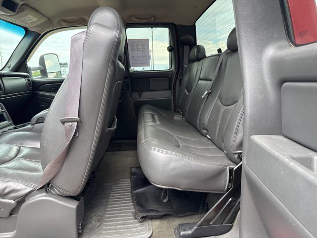 used 2006 GMC Sierra 2500 car, priced at $14,000