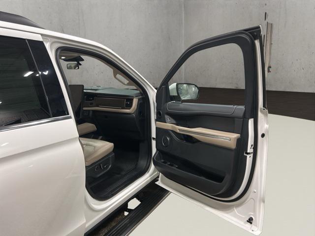 used 2024 Ford Expedition car, priced at $44,000