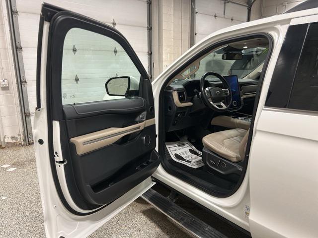 used 2024 Ford Expedition car, priced at $44,000