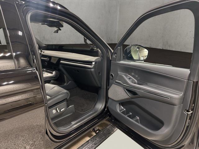 new 2025 Lincoln Navigator car, priced at $103,190