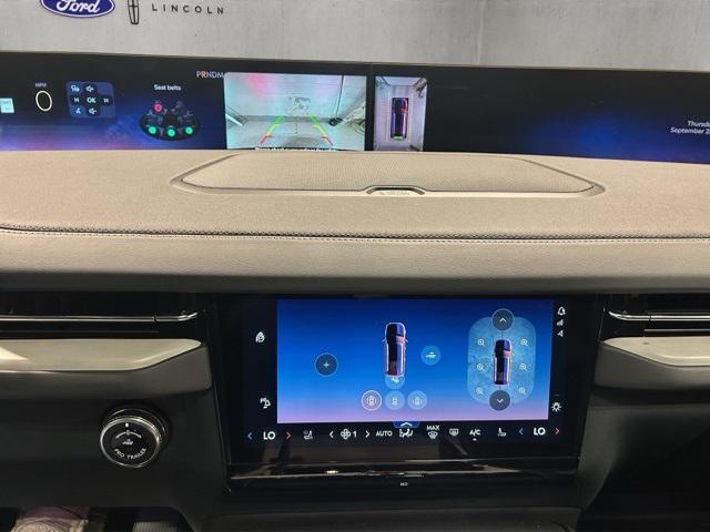 new 2025 Lincoln Navigator car, priced at $103,190