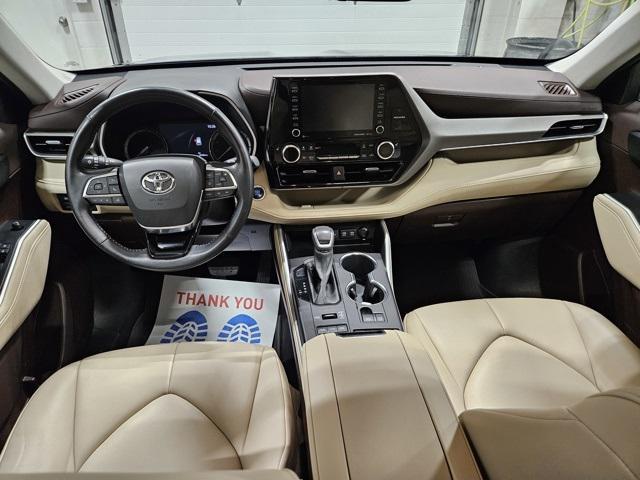 used 2020 Toyota Highlander car, priced at $32,000