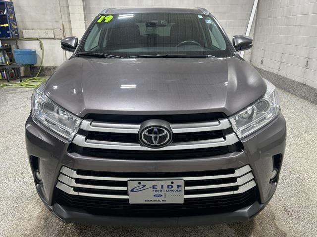 used 2019 Toyota Highlander car, priced at $28,000