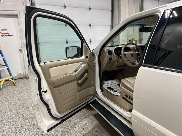 used 2007 Mercury Mountaineer car, priced at $6,000