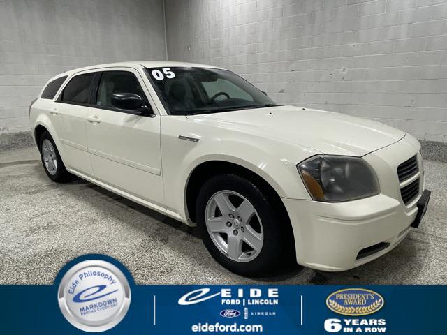 used 2005 Dodge Magnum car, priced at $4,500