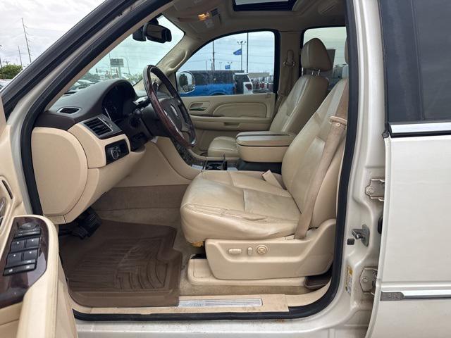 used 2008 Cadillac Escalade car, priced at $6,000