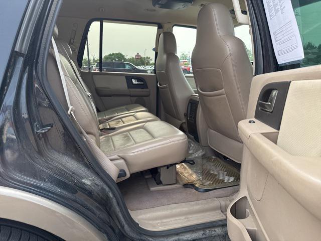 used 2004 Ford Expedition car, priced at $4,500