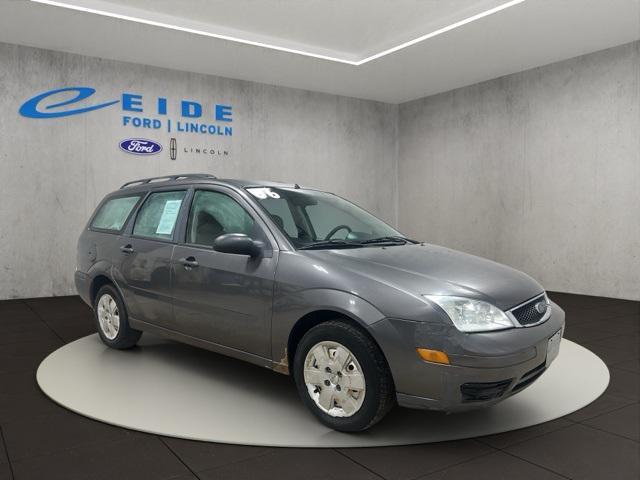 used 2006 Ford Focus car, priced at $2,500