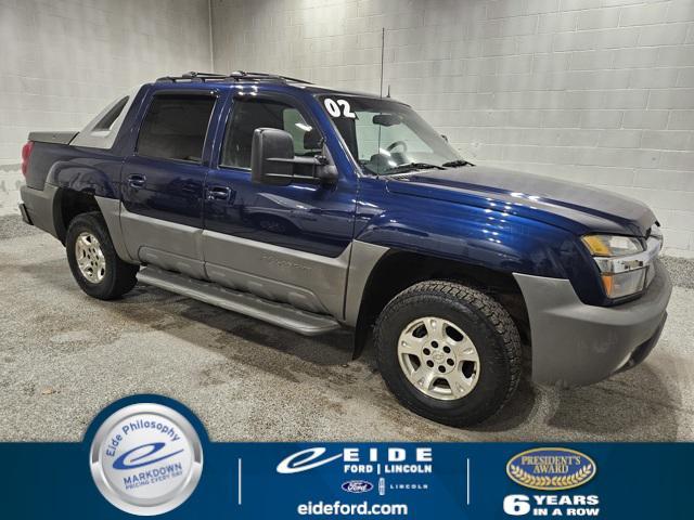 used 2002 Chevrolet Avalanche car, priced at $6,000