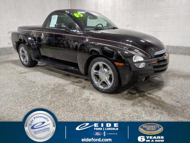 used 2005 Chevrolet SSR car, priced at $16,000