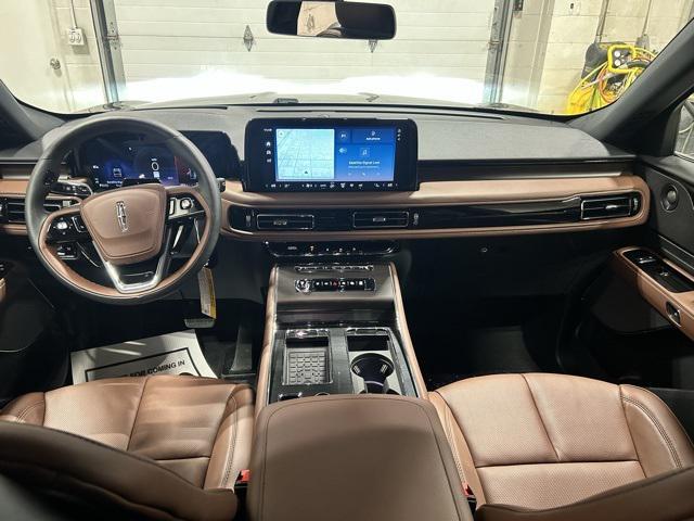 new 2025 Lincoln Aviator car, priced at $68,015