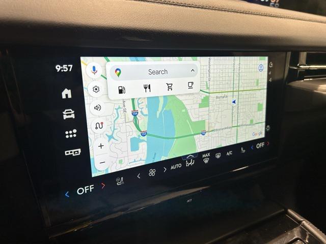 new 2025 Lincoln Navigator car, priced at $106,295