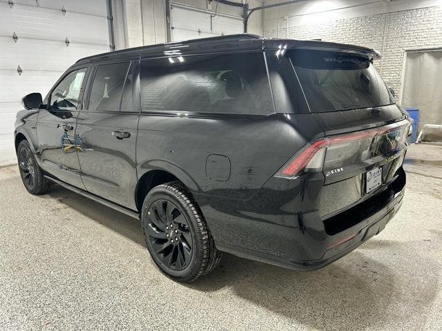 new 2025 Lincoln Navigator car, priced at $106,295