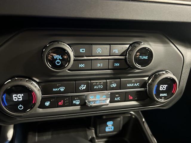 new 2025 Ford Bronco car, priced at $52,683
