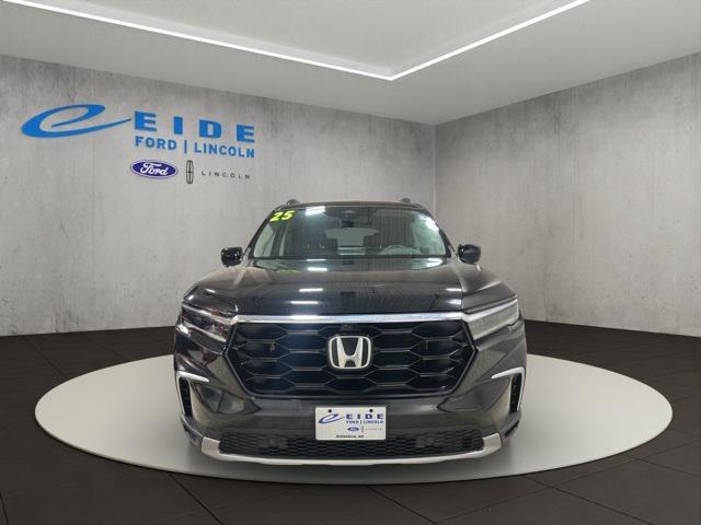 used 2025 Honda Pilot car, priced at $43,000