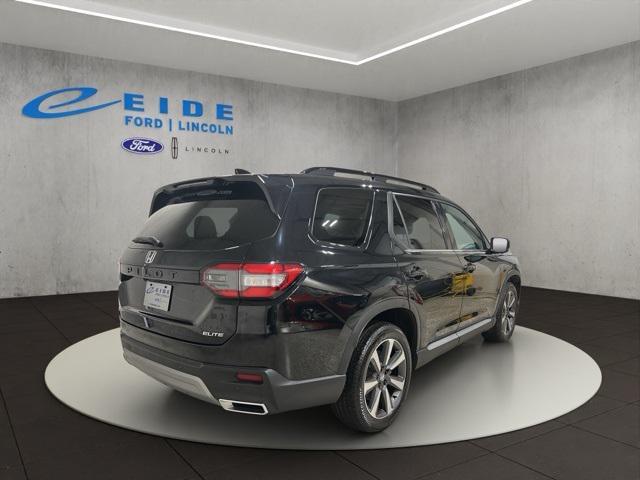 used 2025 Honda Pilot car, priced at $43,000