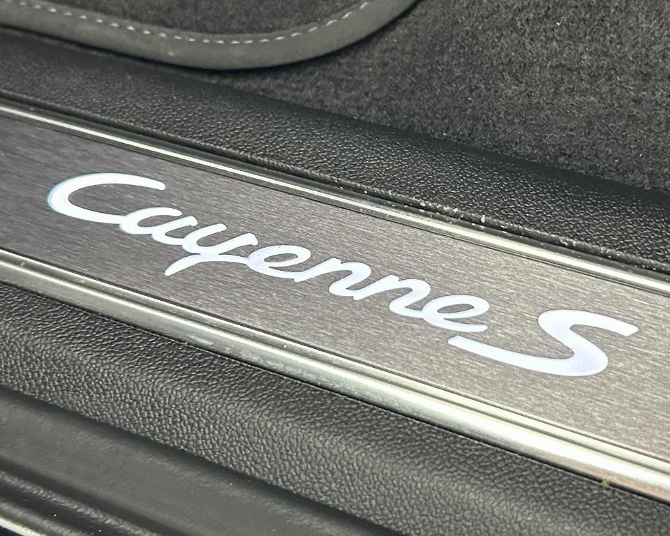 used 2020 Porsche Cayenne car, priced at $53,995