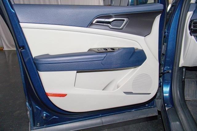 used 2023 Kia Sportage Hybrid car, priced at $27,095