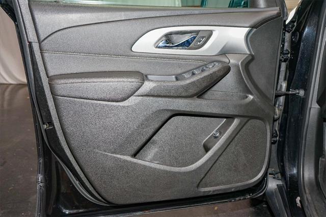 used 2022 Chevrolet Traverse car, priced at $26,758