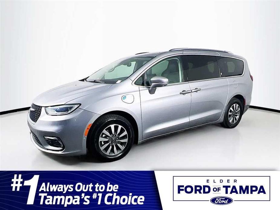 used 2021 Chrysler Pacifica Hybrid car, priced at $20,926