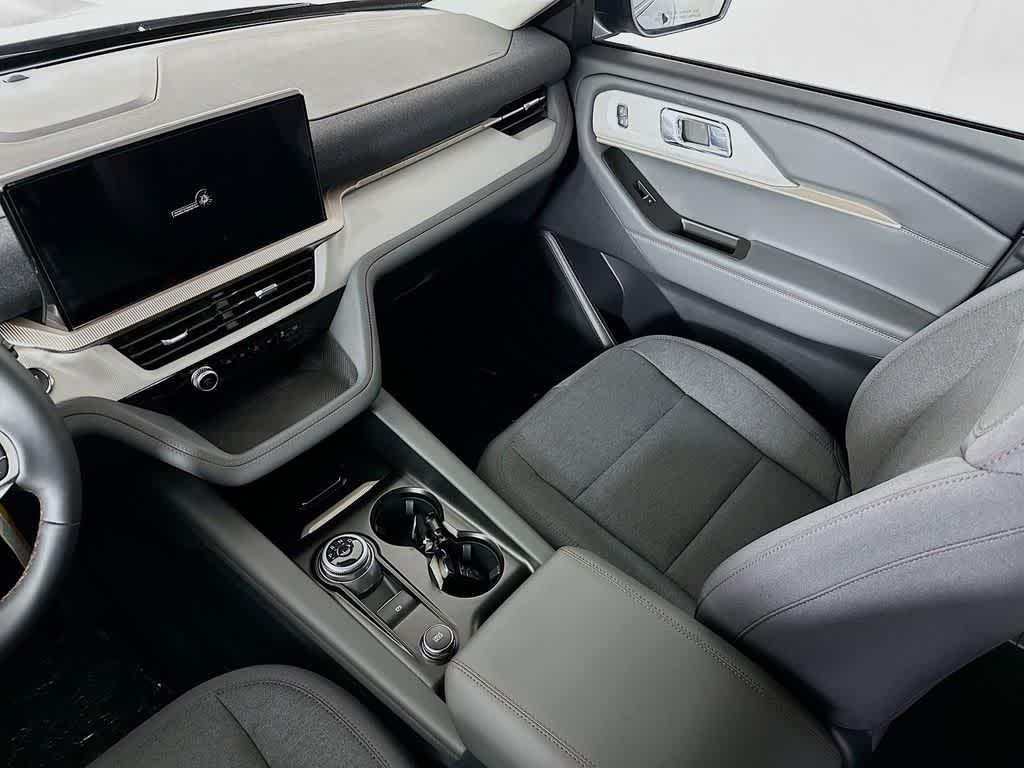 new 2025 Ford Explorer car, priced at $35,588