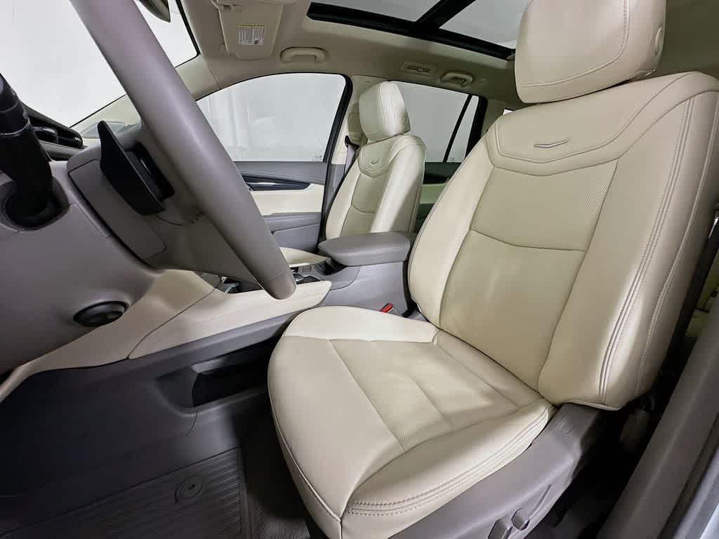 used 2023 Cadillac XT6 car, priced at $38,359