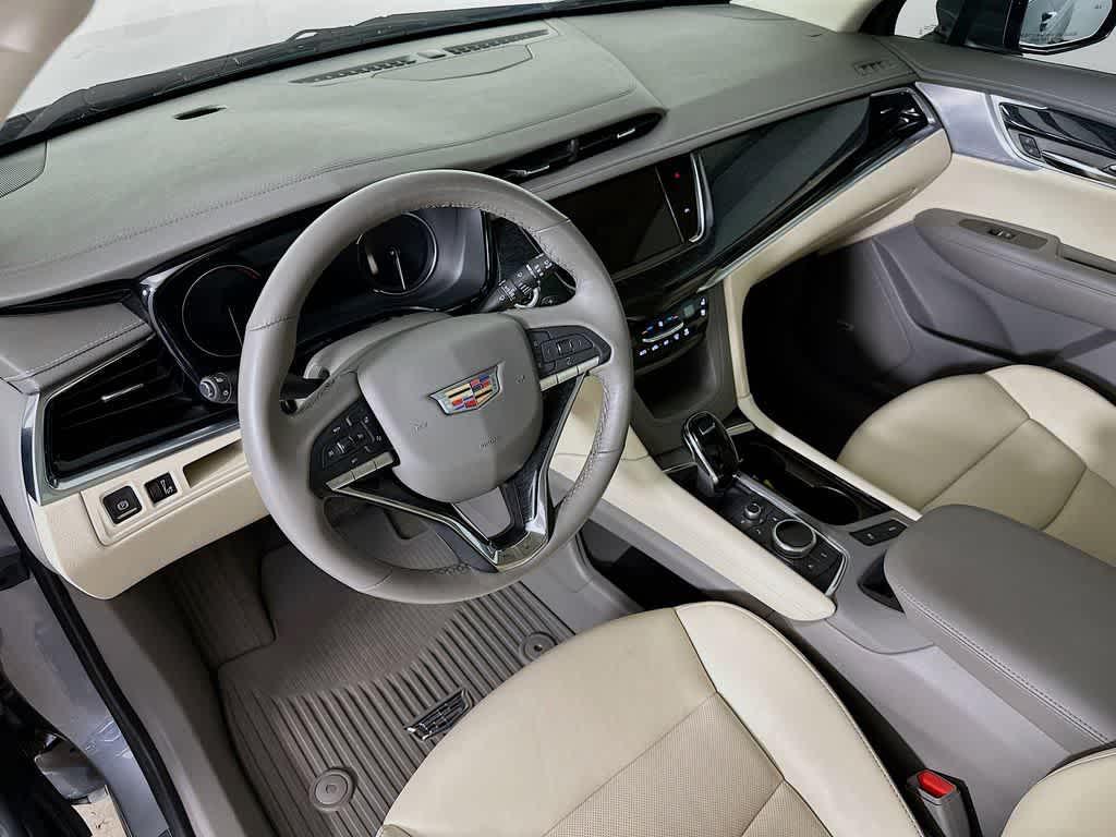 used 2023 Cadillac XT6 car, priced at $38,359